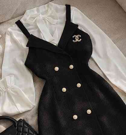 Жіночий стильний повсякденний костюм-двійка з брошкою 44/46 Одеса