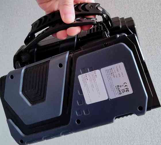 Аккумуляторный бустер / компрессор с фонариком — авто/вело/мото. Харків