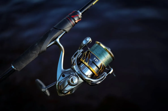 Котушка спінінгова Shimano TwinPower 20 C2000S Вінниця - фото 10
