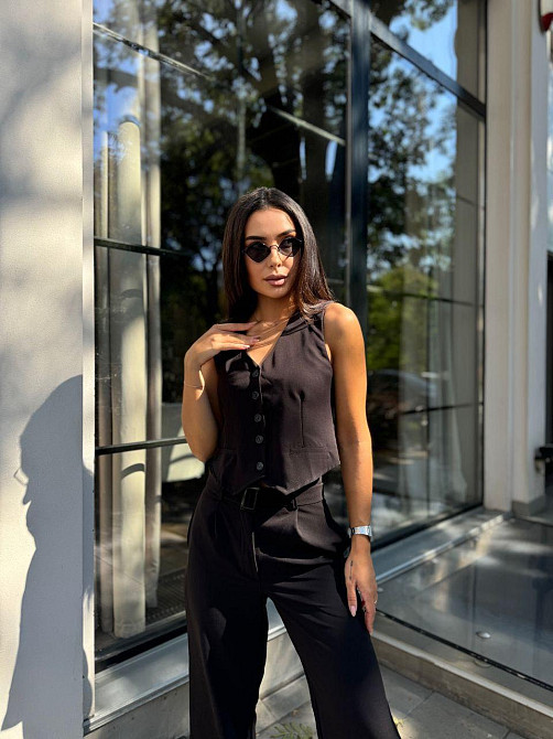 Женский брючный костюм двойка: жилет и брюки турецкая костюмка Черный 2, 44 Одесса - изображение 1