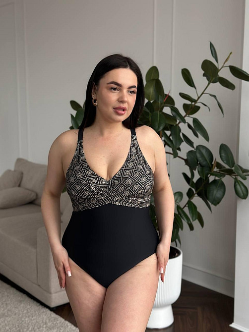Женский купальник слитный большого размера с принтом plus size с поролоновыми чашками на бретельках бифлекс черный 2XL Одесса - изображение 5