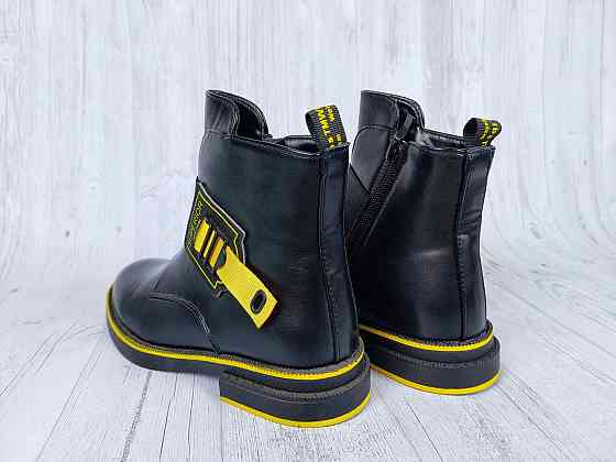 Детские демисезонные черные ботинки для девочек с желтыми вставками 32,35,36 Николаев