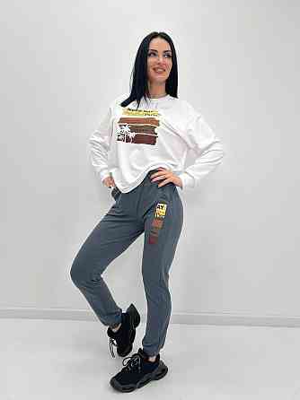 Трикотажный костюм с принтом 