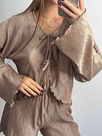 Жіночий комплект зі стрейч-плісе: кофточка та шорти Капучино M-L Харків