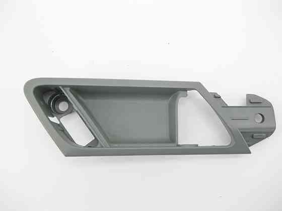 Mercedes-Benz  A1647660664 7F04 Накладка внутрішньої ручки відкриття передніх правих дверей сіра Одеса