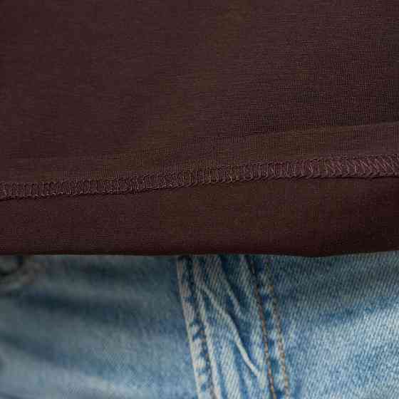 Шоколадная базовая женская футболка Pobedov Freedom. Хлопковая трендовая шоколадная женская футболка Киев