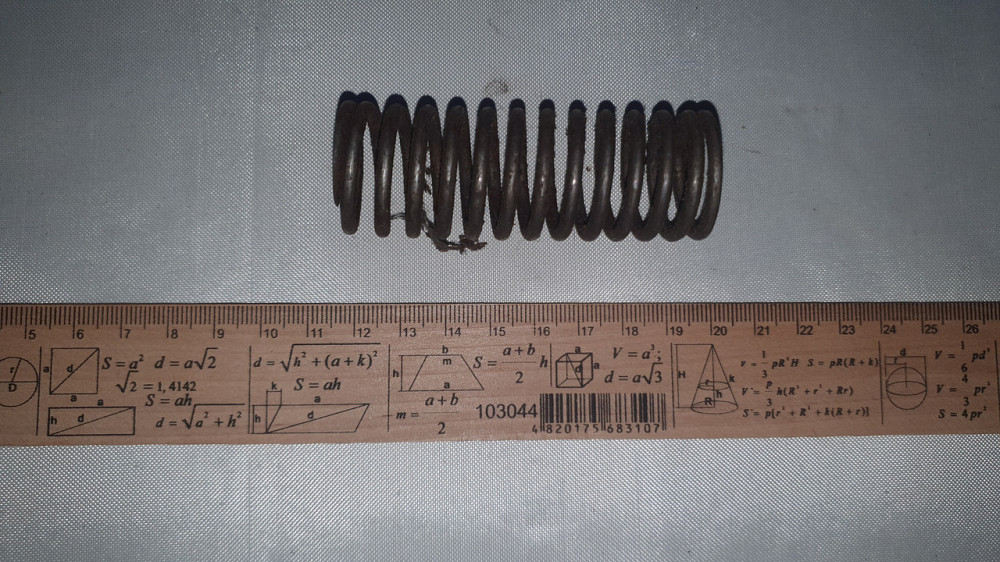Пружина сжатия 27.9х77х3 мм. СССР. Харьков - изображение 1