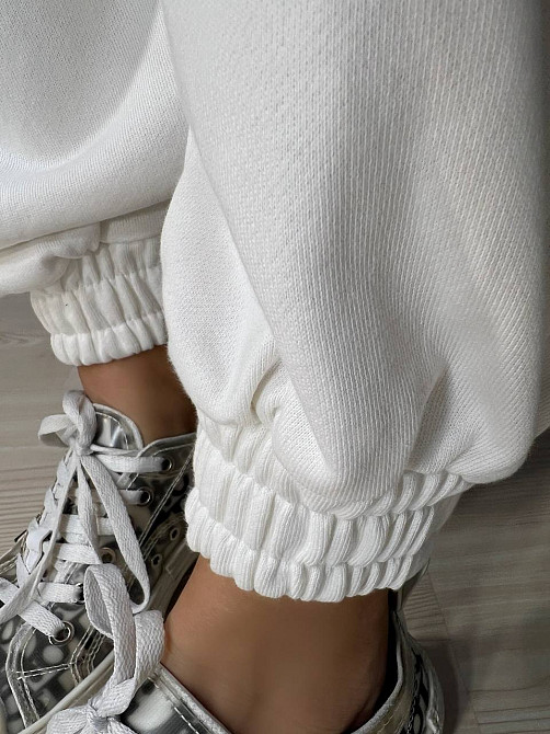 Костюм женский Quzen 470-471 свитшот и джогеры на резинке оверсайз белый, белый, S Одесса - изображение 6