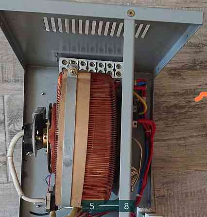 Стабилизатор напряжения сервомоторный: (транс- не реле) TND 3000VA DELIXI. Киев