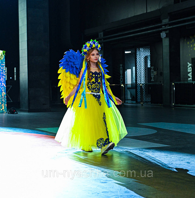 Жовта святкова сукня в патріотичних кольорах Кривой Рог - изображение 3