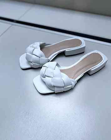 ARLEN Зручні жіночі шльопанці з натуральної шкіри білі на низькому ходу літні ARLEN Ш-Коса р. 3 Коломыя