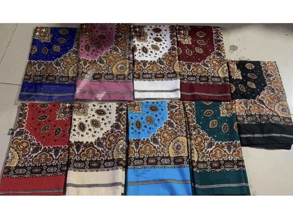 Хустка білий шовкова р.60*60 ТМ SHAPKI Київ - фото 1