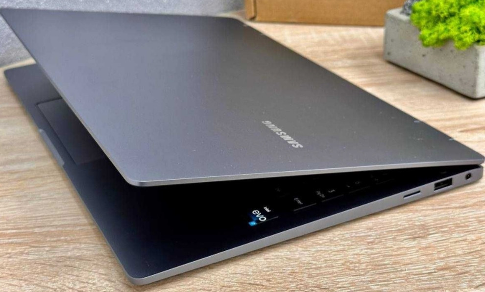 Ноутбук Samsung Galaxy Book 4 Pro 360 75QGK - KG1 Core 7-150U 16Gb. LPDDR5/ SSD512Gb. Київ - фото 5
