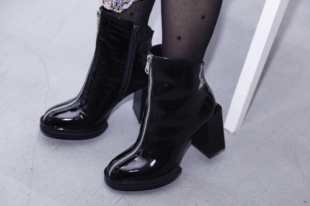 Лаковані черевики жіночі шкіряні на підборах демісезонні весна осінь, чорні на блискавці р. 37- Коломия - фото 5