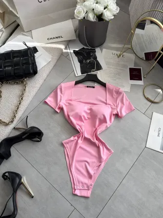 Боди Push-UP с короткими рукавами — ваш универсальный вариант для стильного образа. Одесса