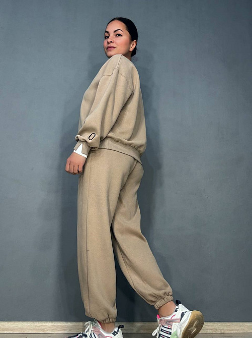 Костюм женский A-N 27063 свитшот и джогеры оверсайз с вышивкой бежевый, бежевый, M Киев - изображение 12