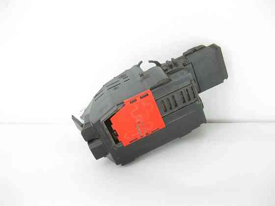 Mercedes-Benz  A1665405202 Блок запобіжників та плюсовий клем для прикурювання в моторному відсіку праворуч ML/GLE W166 GLE Coupe C292 GL/GLS X166 Одеса