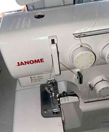 Новый Качественный Оверлок на 4 нити качестенный брендовый настроен. Харьков