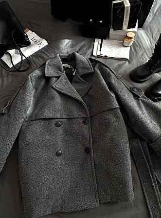 Женское короткое утепленное пальто оверсайз 42-46 Графит Одесса
