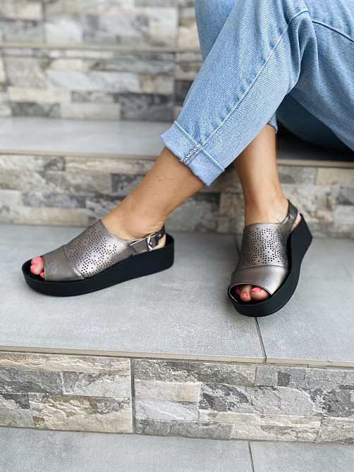 Injers Босоніжки жіночі срібні INJERS 436 літні шкіряні на танкетці / Стильні босоніжки р. 36, Коломыя - изображение 2