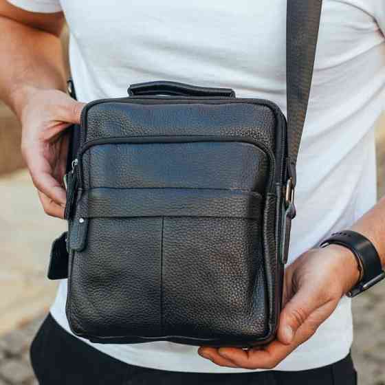 Сумка через плече з натуральної шкіри 22х24х6 / месенджер для активного чоловіка, чорний Київ