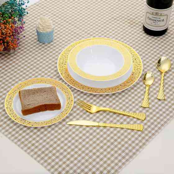 Набор пластиковых тарелок 12 шт круглые,обеденные - 26 см,десертные -19 см,белые с золотистым узором Каменец-Подольский