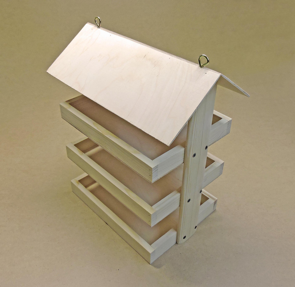 Кормушка садовая для птиц 