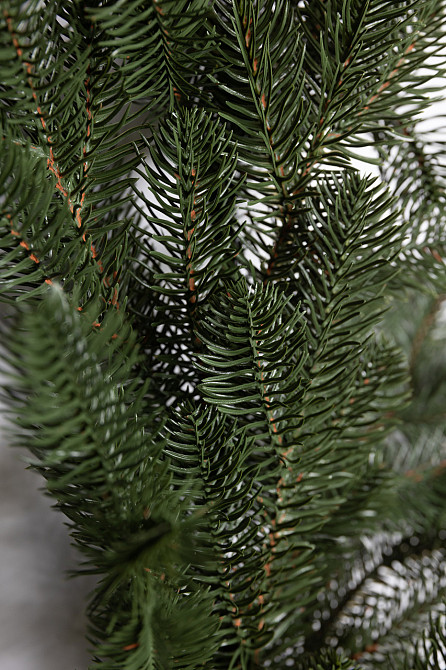 Штучна гірлянда Хвоя 2 м зелена, новорічна гірлянда лита реалістична Преміум KOS-HVO12 Коломия - фото 5