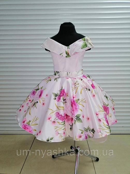 Пышное нарядное платье в ретро стиле 