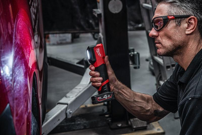 Акумуляторний ліхтар для підбору кольору MILWAUKEE M12 CML-401 Одесса - изображение 10