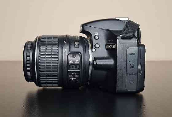 Дзеркальний фотоапарат Nikon D3200 + kit об'єктив 18-55 + сумка + SD 64GB + зарядка Клевань