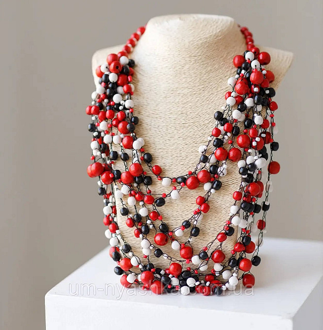 Намисто дерев'яне червоне Кривий Ріг - фото 1