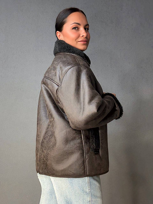 Дублянка жіноча Aftf Basic 242 з темним хутром на ґудзиках коричнева, коричневий, M Київ - фото 8