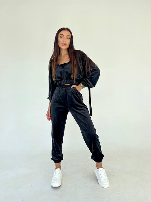 Женский плюшевый прогулочный костюм тройка: кофта топ и штаны велюр плюш 44/46, Черный Одесса - изображение 1