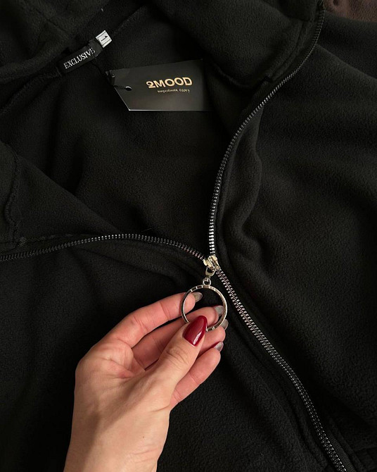 Женский теплый комбинезон на молнии с капюшоном из двухстороннего флиса Черный, 46/48 Одесса - изображение 3