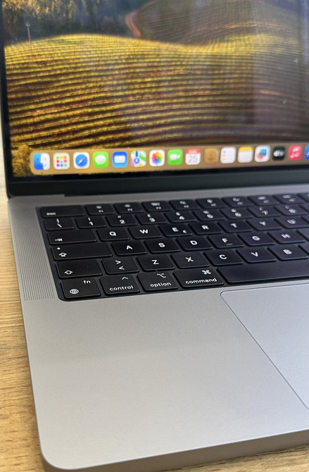 Ноутбук MacBook Pro 14 " M3 , 8/1Tb. Київ - фото 2