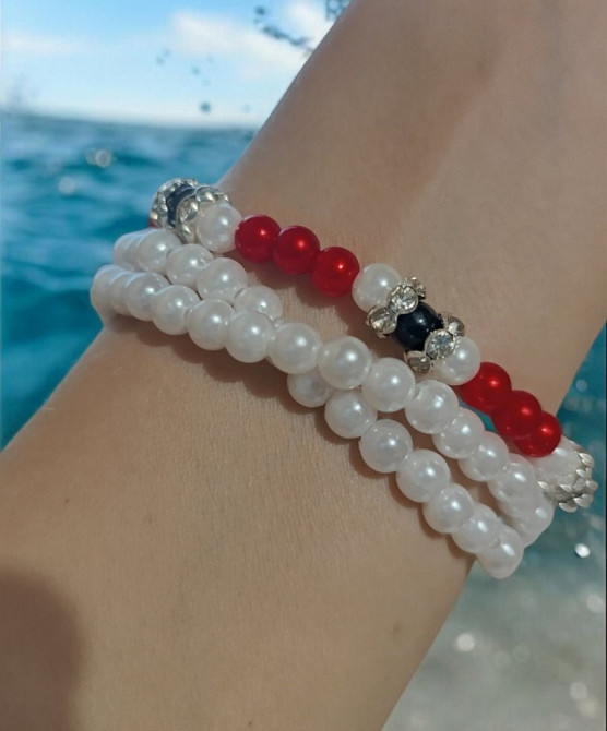Жіночий браслет-біжутерія на руку на гумці міцний модний стильний новий білий червоний намисто під перли PaGo Одеса - фото 2