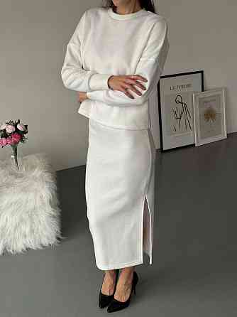 Женский стильный теплый костюм двойка с разрезом сбоку Молочный, 42/44 Одесса