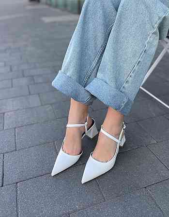 VIKA Стильні жіночі босоніжки літні з закритим носком, на підборах VIKA HD07-12 еко-шкіра білі Киев