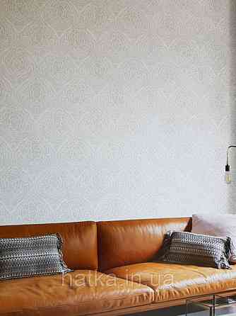 Текстильні шпалери на флізеліновій основі Cador Rasch Textil 086705 вензелі сірі білі срібло Київ