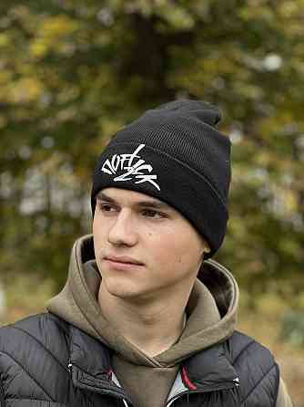 Чорна шапка з принтом PОFICK Черновцы