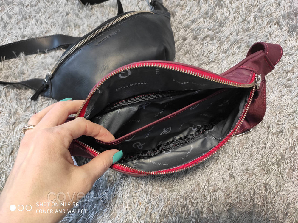 Стильна жіноча бордова сумка бананка з натуральної шкіри Grande Pelle 741623 Київ - фото 3