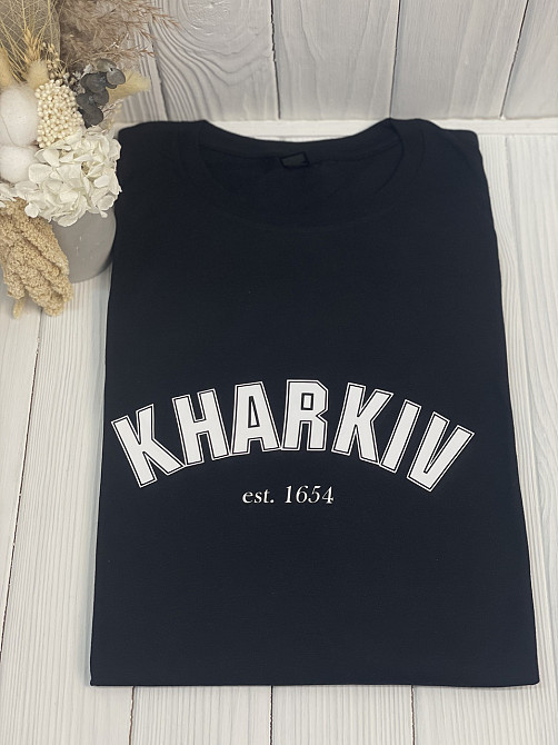 Футболка - з містом 