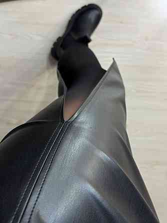 Спідниця жіноча Gritana 125 з екошкіри з розрізом міді пряма чорна, чорний, M Київ