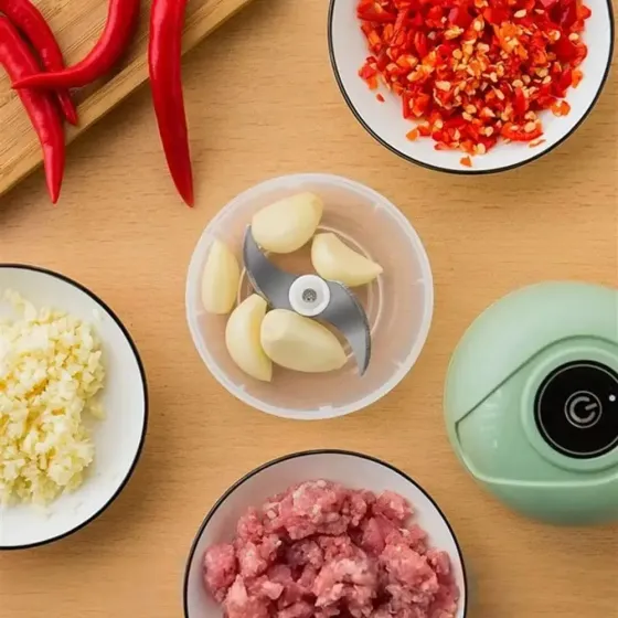 Аккумуляторный мини измельчитель для продуктов 250мл, с USB / Кухонный мини блендер для овощей Коломия