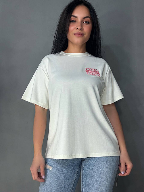 Футболка женская A-N 30096 базовая полуоверсайз с вышивкой, молочний, one size Киев - изображение 9