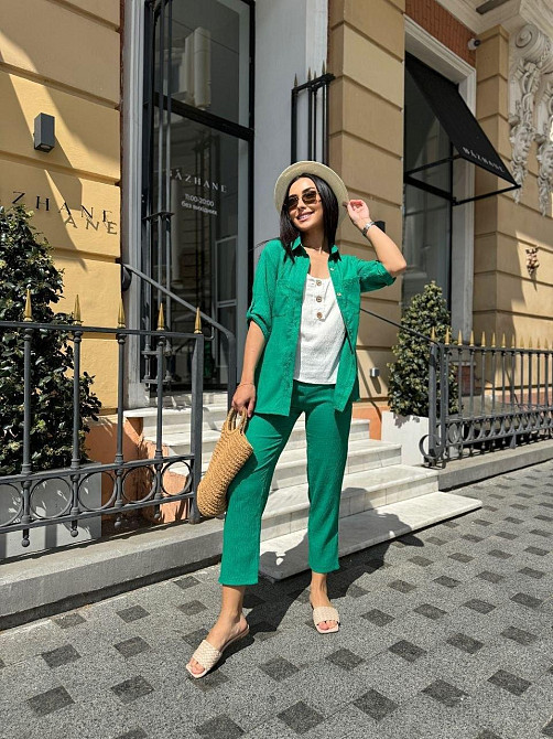 Женский легкий прогулочный костюм тройка: рубашка майка и брюки шелковый креп жатка Зелёный, 50/52 Одесса - изображение 8