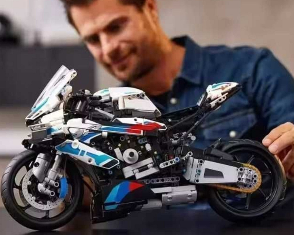 Конструктор Technic BMW M 1000 RR Техникс БМВ мотоцикл, 1920 деталей. Харків - фото 5