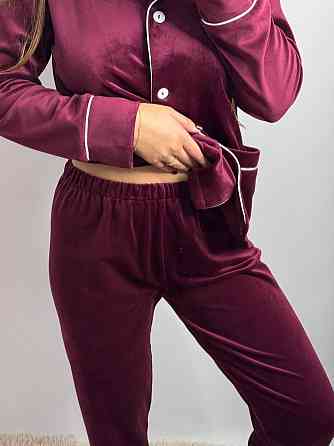 Костюм из плюшевого велюра на пуговицах с двумя карманами Бордовый S Харьков