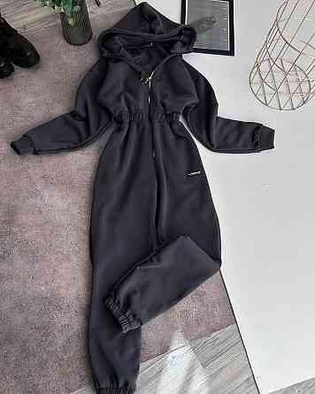 Женский теплый комбинезон с капюшоном трехнитка на флисе + нашивка Графит, 46/48 Одесса